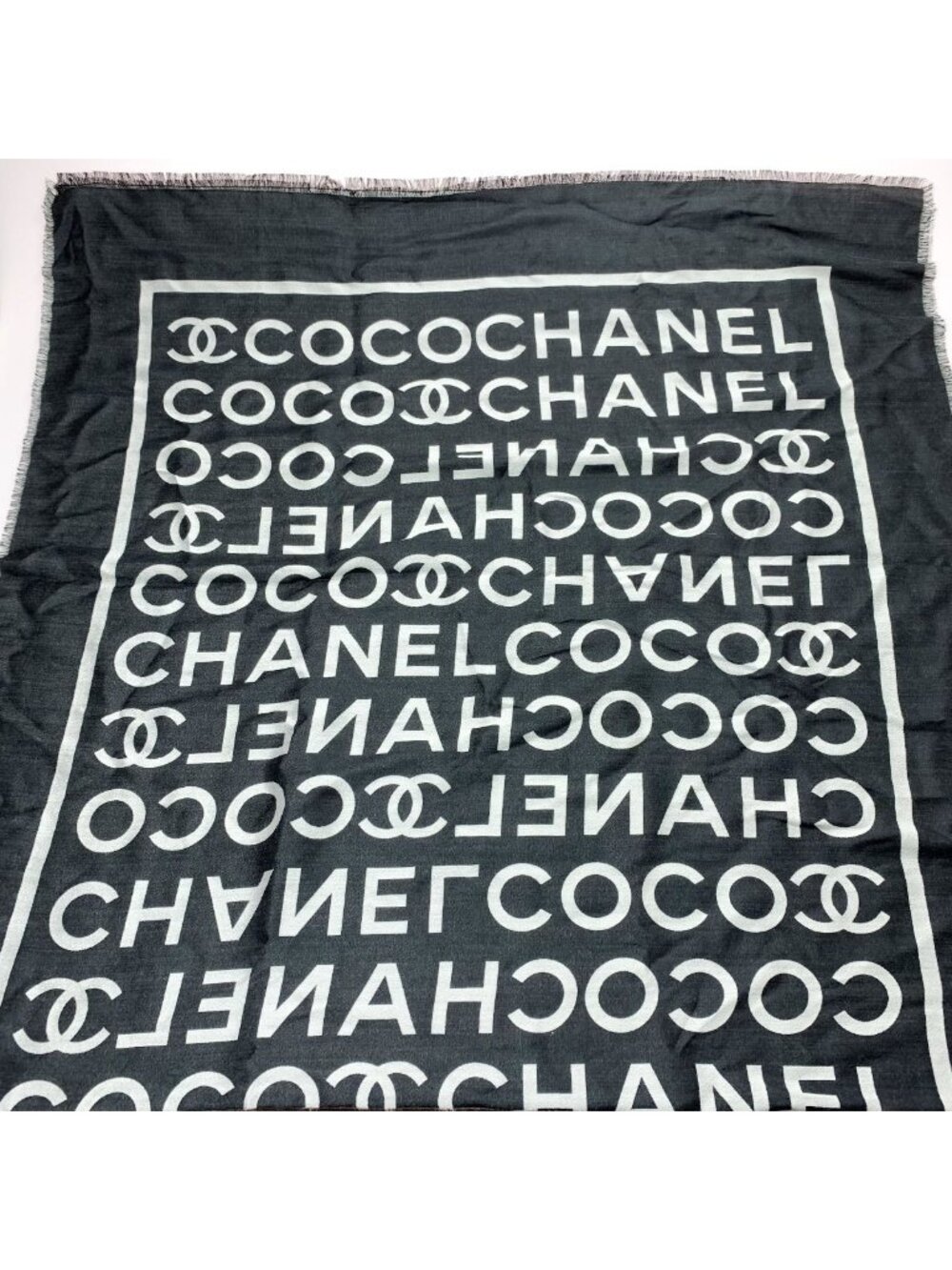 Chanel Coco Large Stole Black Gray - Picture 4 of 9